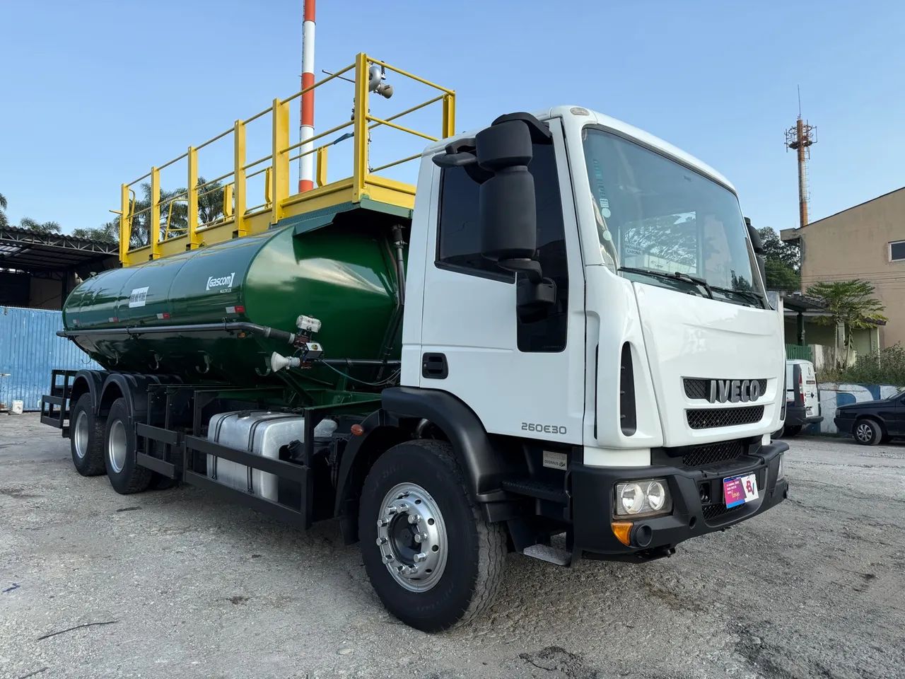 Caminhão Pipa Iveco 6x4 20 mil litros