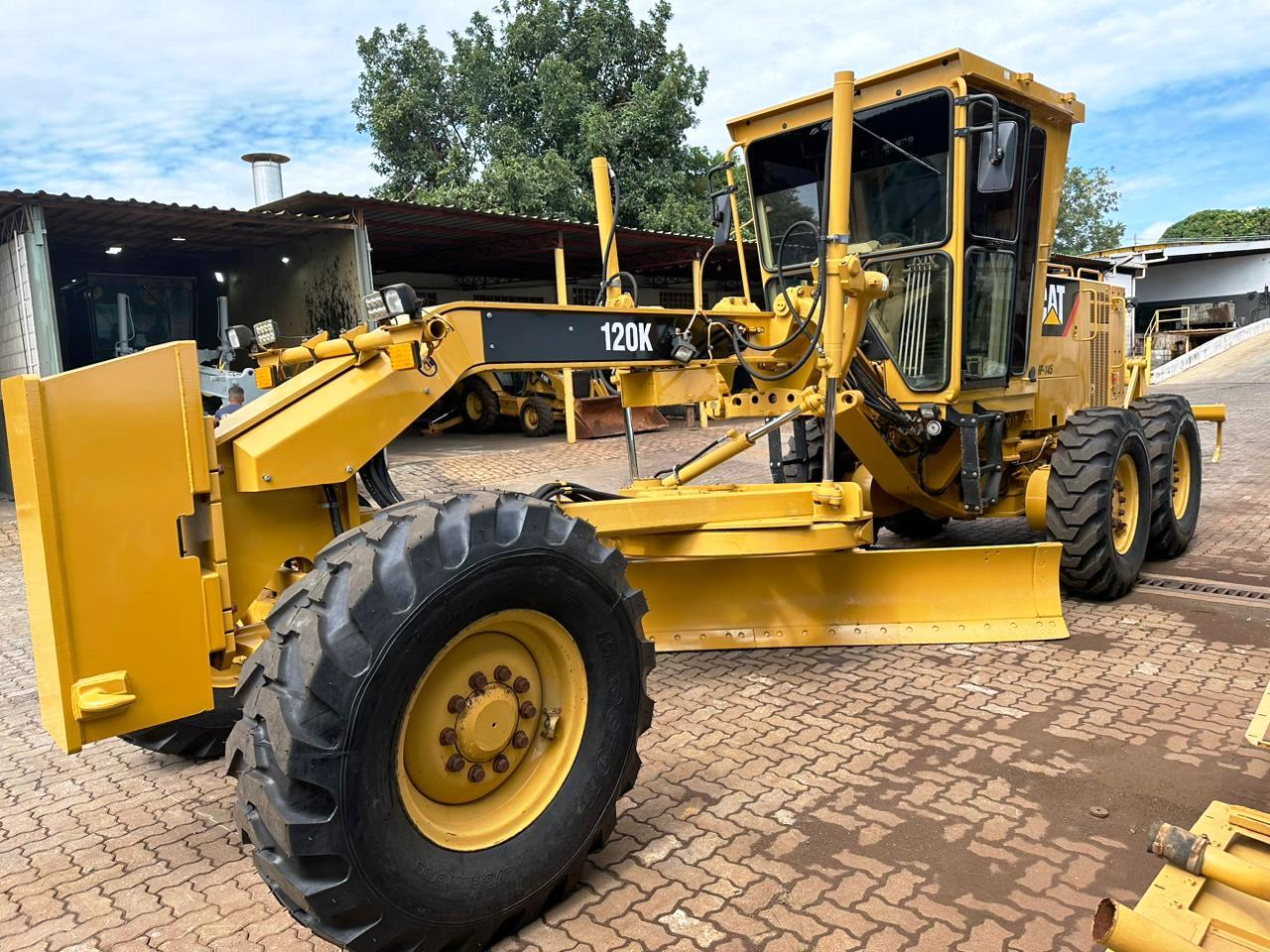 Motoniveladora CAT 120K
