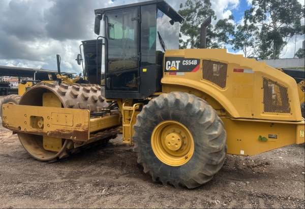 Rolo Compactador CAT CS54B